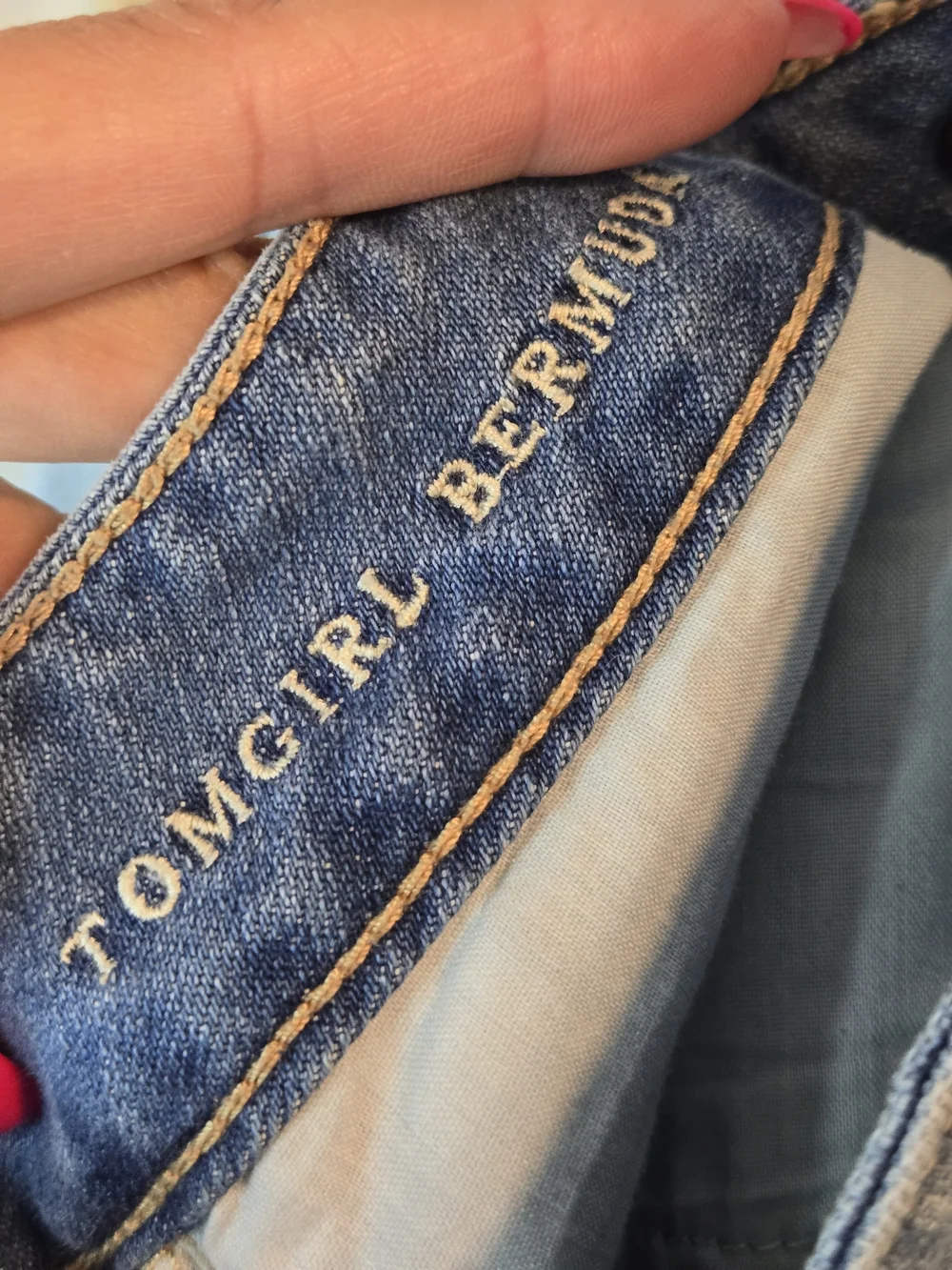Tom Girl Bermuda AEO Liggt Blue Distressed Denim Jean Shorts